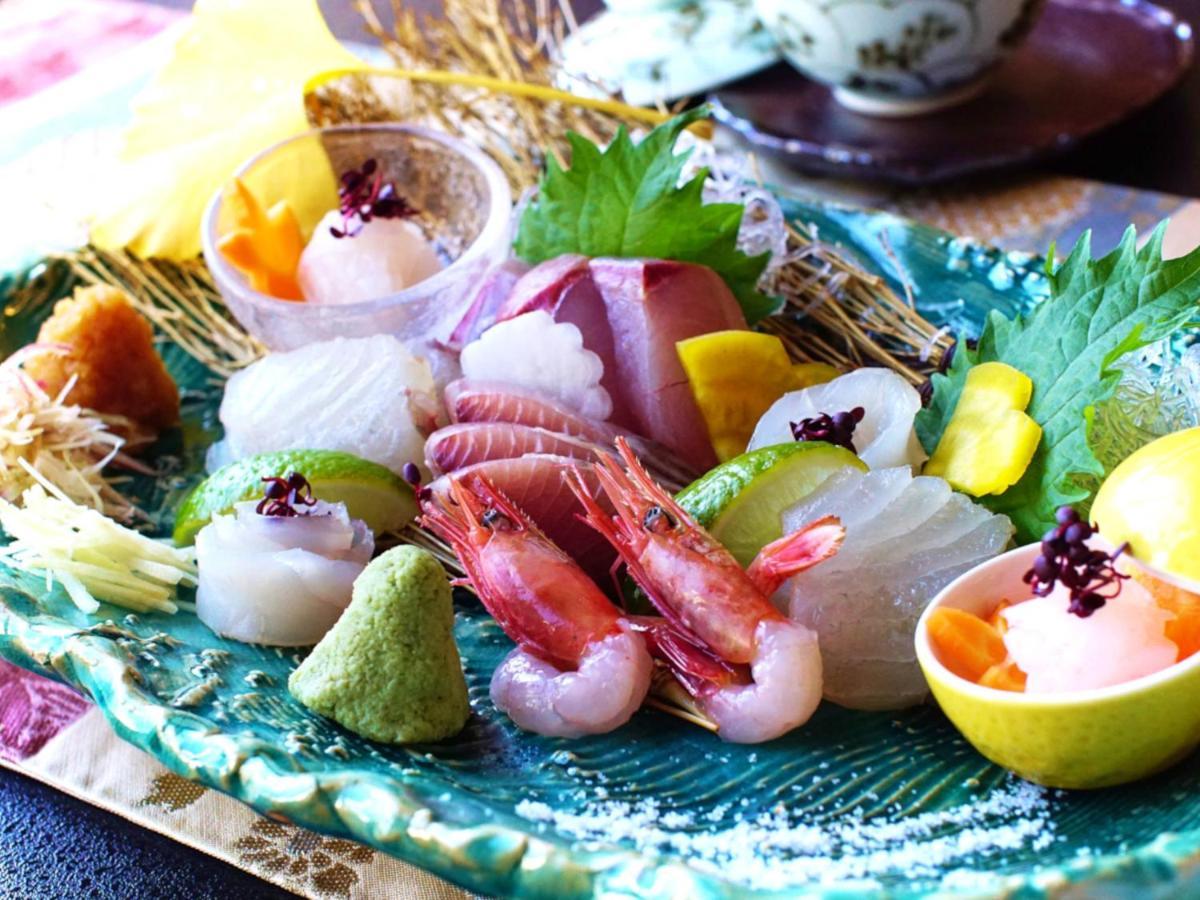 Sanrakuen Hotel Tonami Ngoại thất bức ảnh